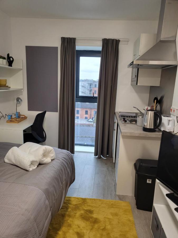 Apartment Theatre House 62 *